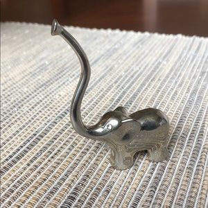 Elephant ring holder